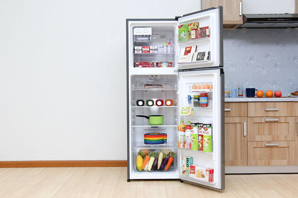 Đánh giá tủ lạnh Electrolux NutriFresh Inverter ETB4600B-G: 